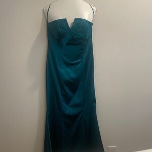 Elegant Teal Strapless Mermaid Style Evening Gown